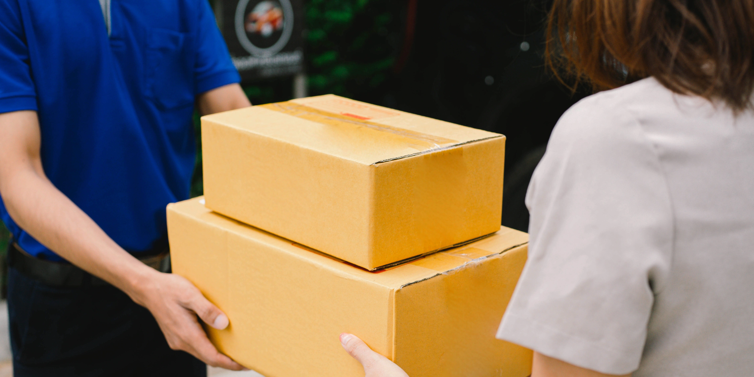 delivery-photos-box-receiving.webp